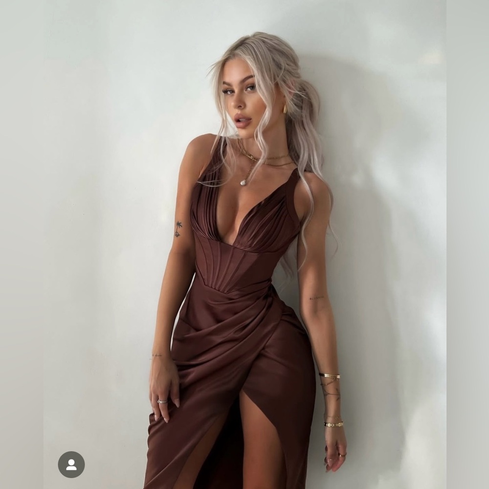 BABYBOO FASHION 
CORDELIA MAXI DRESS -BROWN
SIZE XS

SOLD OUT ON SITE